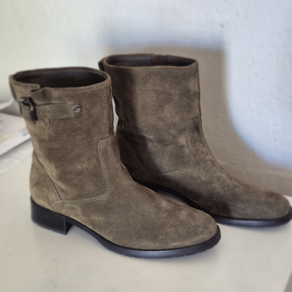 Women's Via Spiga Suede Ankle Boots  - Olive